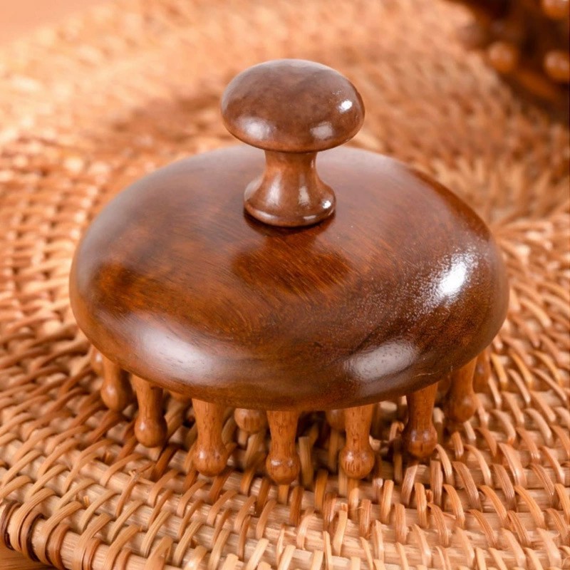 Pente de massagem redondo de sândalo